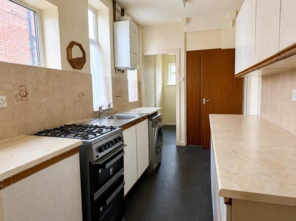 3 bed Semi-Detached for sale Image 6