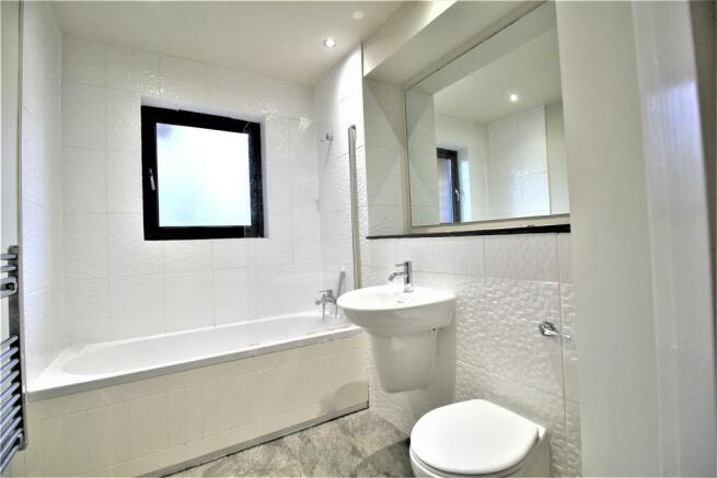 Family bathroom.jpg