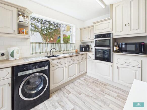Cliff Hill Road, Shaw, Oldham, Greater Manchester, OL2 photo 4