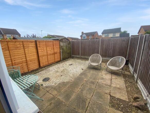 Claverley Green, Luton, Bedfordshire, LU2 8TB photo 3