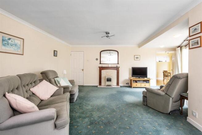 7 Guestwick, TN10 4HU 004.jpg
