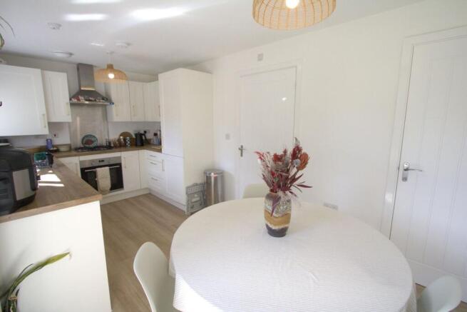 4 bed Detached for sale Image 7