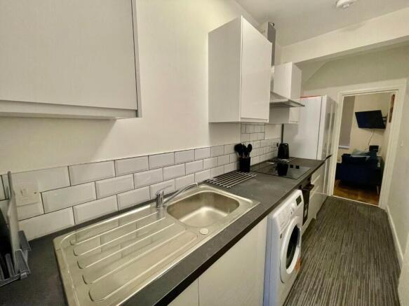 5 bed Terraced for sale Image 4
