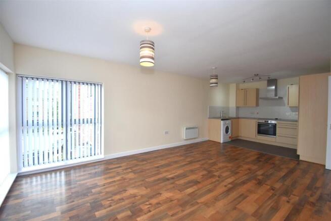 2 bed Apartment to rent Image 7