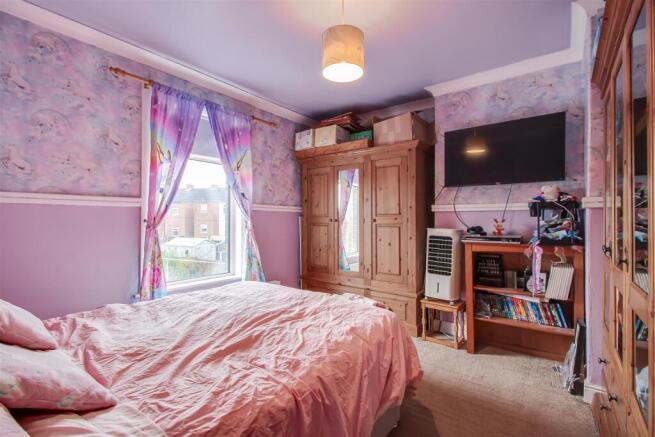 4 bed Detached for sale Image 11