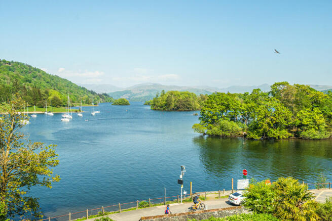 Magnificent Lake ...