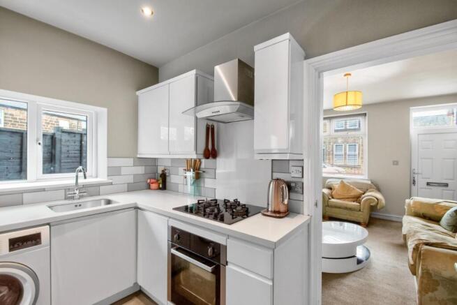 2 bed House for sale Image 5