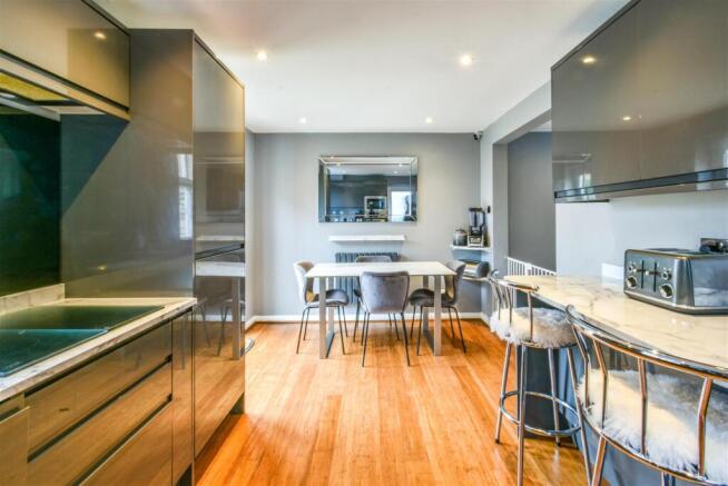 kitchen 2.JPG
