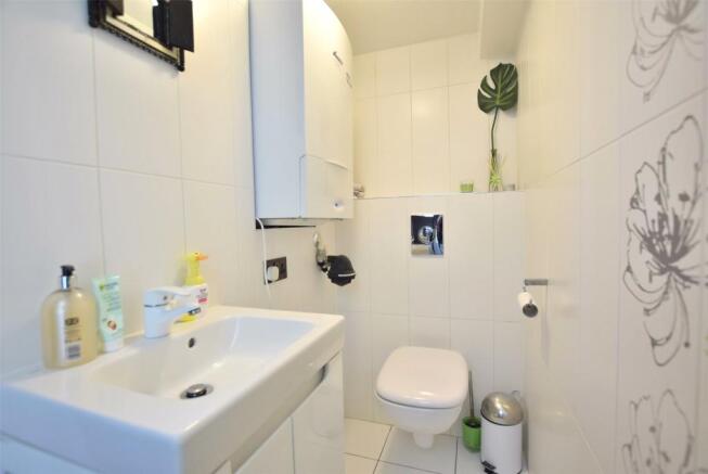 Gf Wc