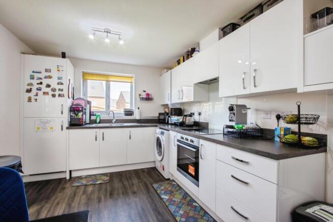 4 bed Detached for sale Image 8