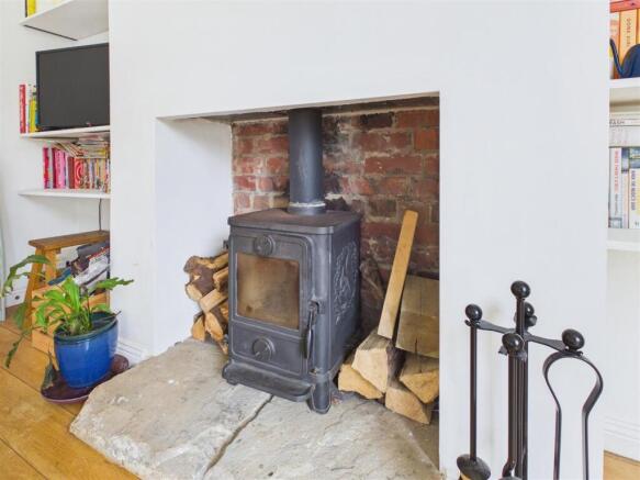2 bed Semi-Detached for sale Image 8