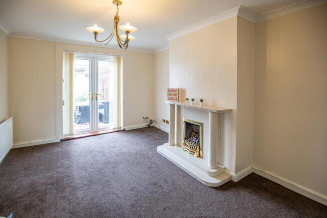 3 bed Semi-Detached for sale Image 3