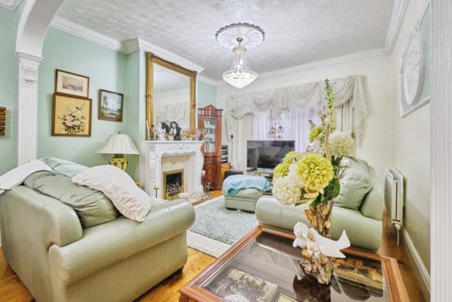 Lounge/ Dining Room