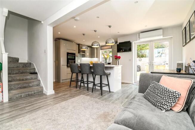 Turners Farm Crescent, Hordle, Lymington, Hampshire, SO41 photo 2