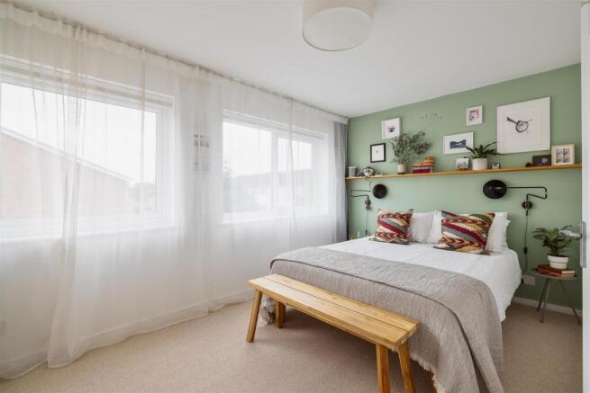 Ashdon Close, IG8