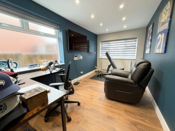 4 bed Semi-Detached for sale Image 7
