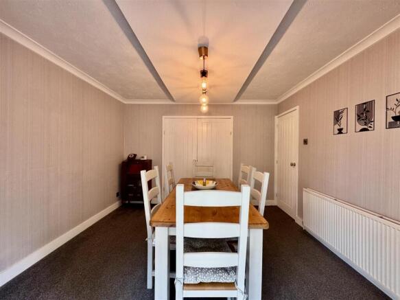 4 bed Detached for sale Image 12