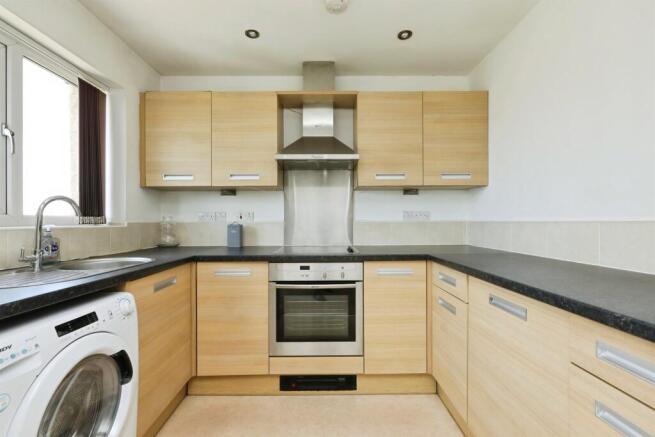 2 bed Flat for sale Image 5