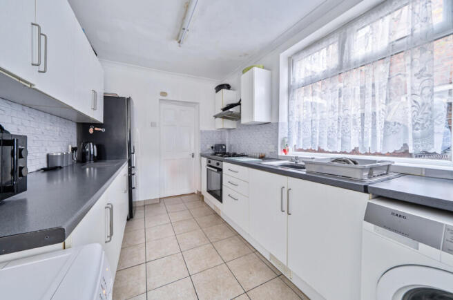 1387782-6-693c4e4...