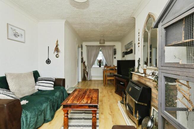 2 bed Semi-Detached for sale Image 11
