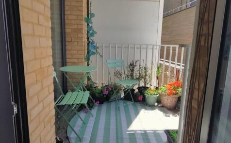 Brighton Road, Worthing, BN11