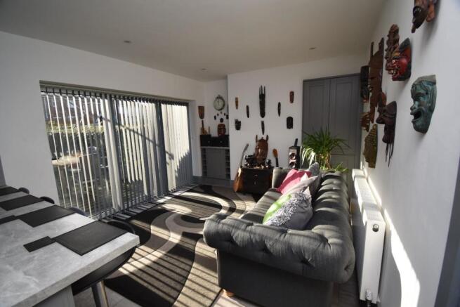 Fitted Kitchen/Breakfast/Dining Room