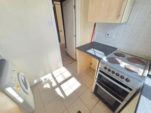 Flat 7 Fairlorne Court, 59 Portchester Road, Bournemouth, Dorset, BH8 8JX photo 5