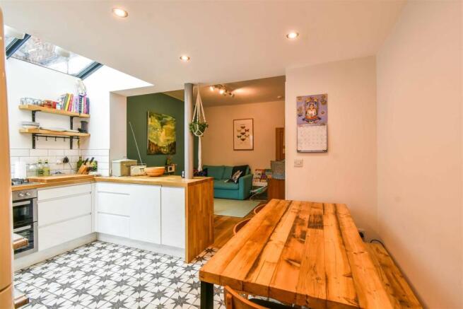 kitchen 2.JPG