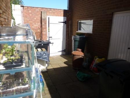 Side Storage Courtyard.