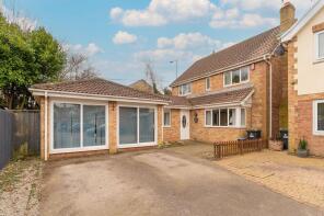 8, The Paddocks, Caldicot NP26 3TD