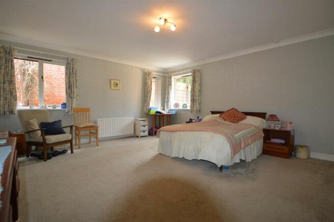 Master Bedroom.JPG