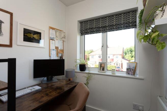 4 bed Semi-Detached for sale Image 11