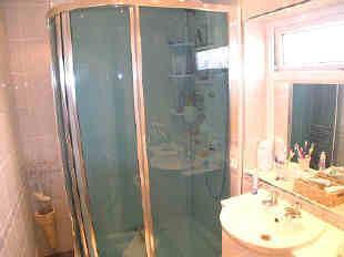 SHOWER ROOM W/C