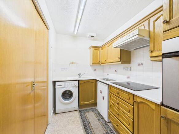 CAM02313G0-PR0099-STILL006