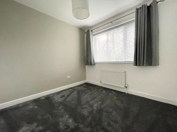 4 bed Detached to rent Image 8