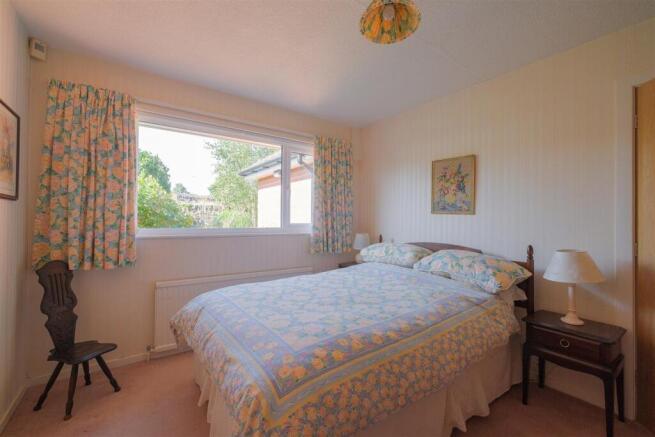 2 bed Semi-Detached Bungalow for sale Image 11