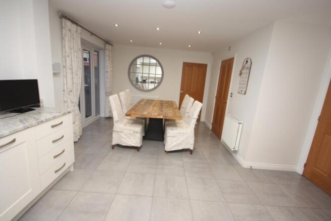 Kitchen / Dining Roo