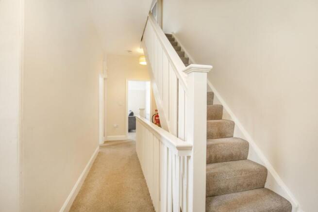 3 bed Flat to rent Image 5