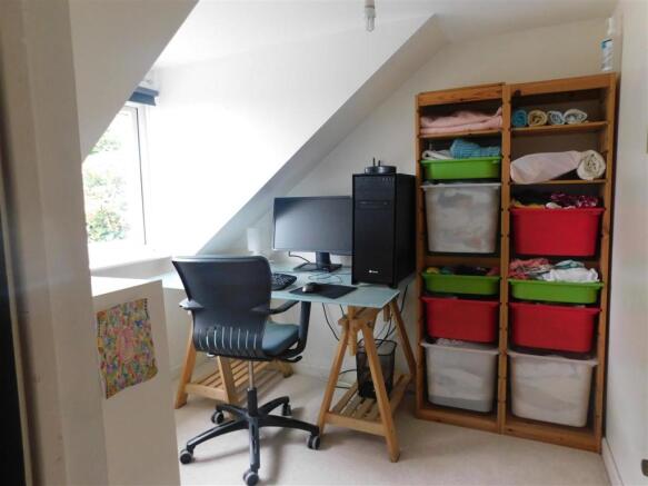 Bedroom/study