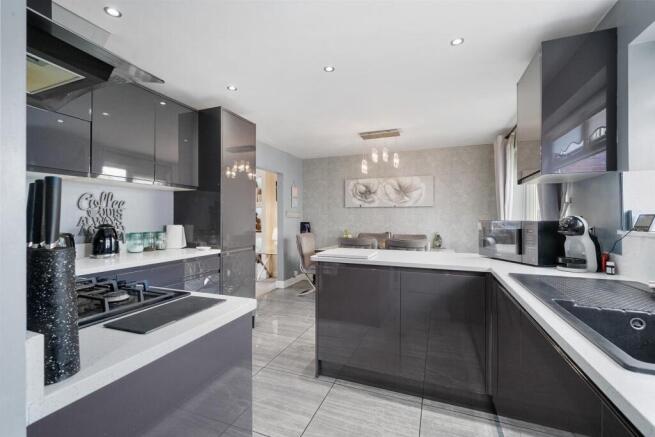 Kitchen4.jpg