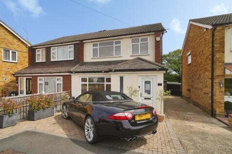 Helmsdale Close, Romford, RM1