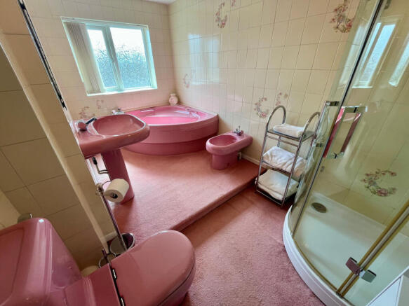 3 bed Semi-Detached for sale Image 8