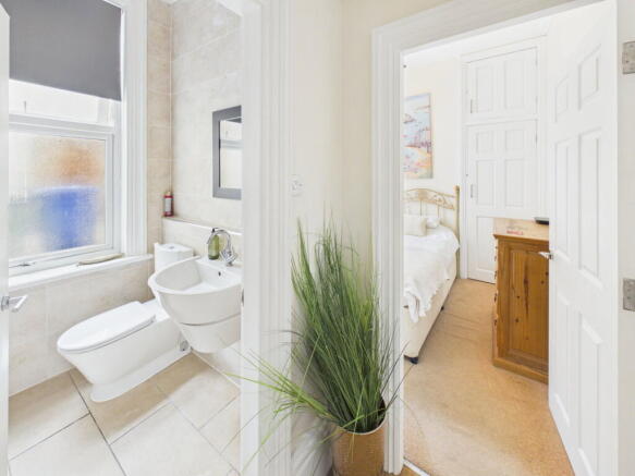 2 bed Ground Flat for sale Image 7