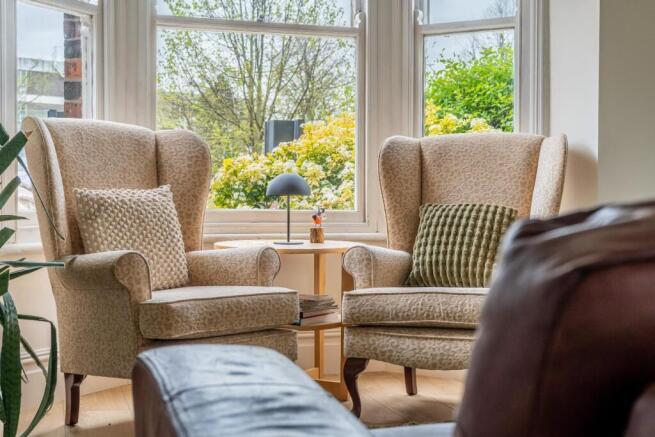 5 bed Town House for sale Image 4