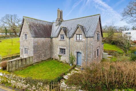 2 Warren Lane, Dartington Hall, Totnes, Devon, TQ9 6EG