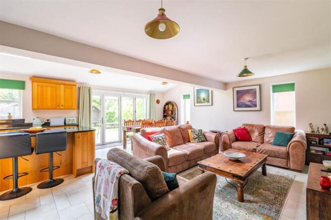 Kitchen/Dining Room