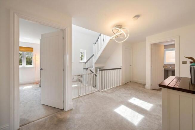 7 bed Detached for sale Image 8