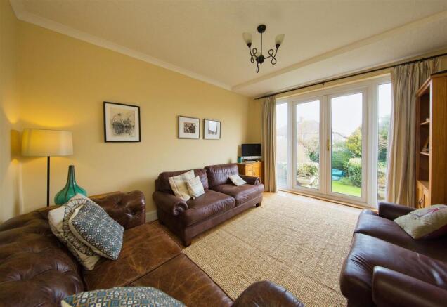 48 Barons Court Rd 2250.jpg