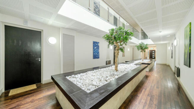 2 bed Flat for sale Image 8