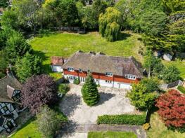 12, Thornden, Horsham RH13 8AF